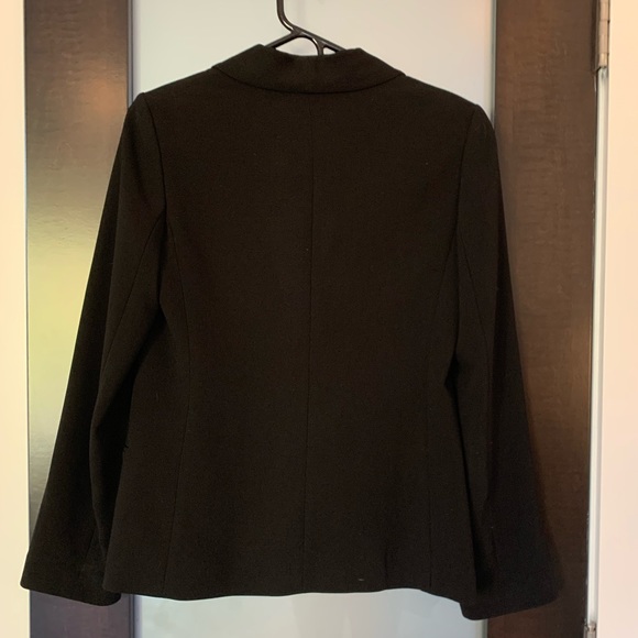 Club Monaco | Single Breasted Blazer - Picture 2 of 6